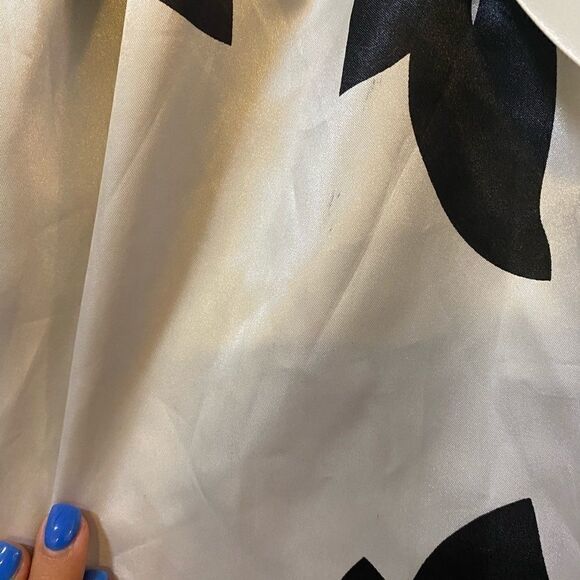 Black & White sleeveless blouse with tie - Picture 4 of 8